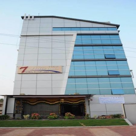 7 Hills Inn Tirupati Exterior foto